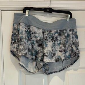 Lululemon Speed Up 4” high rise shorts